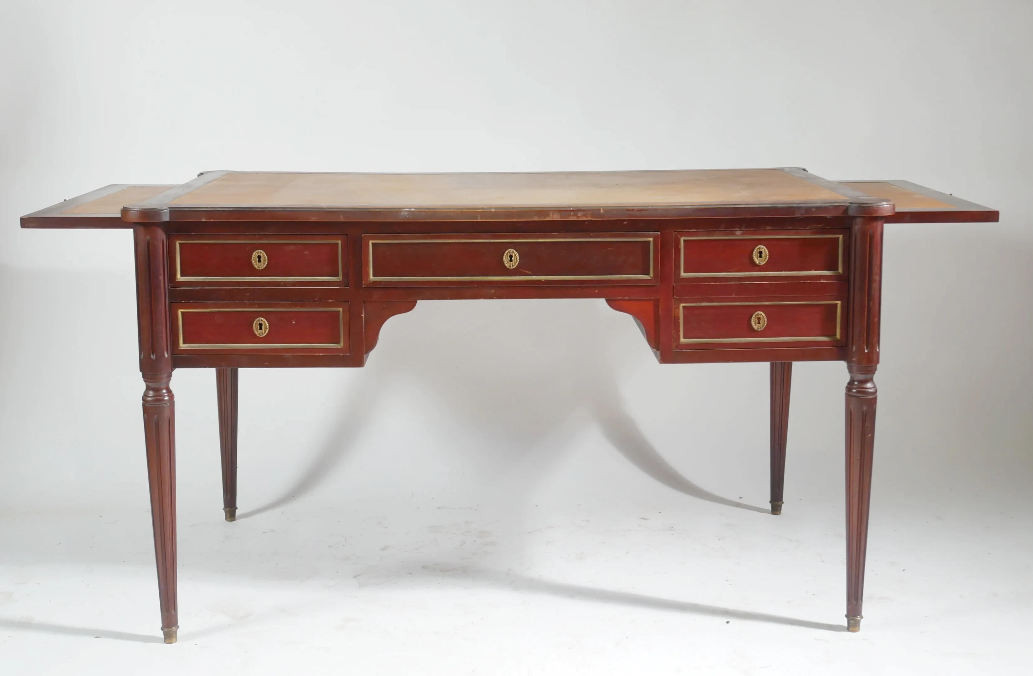 Miguel Meirelles Antiques – An extending Parisian Louis XVI Desk